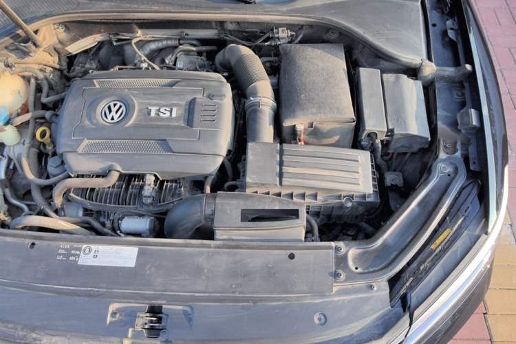 Used Volkswagen Passat 2016 330TSI DSG Luxury Edition Engine Bay Left