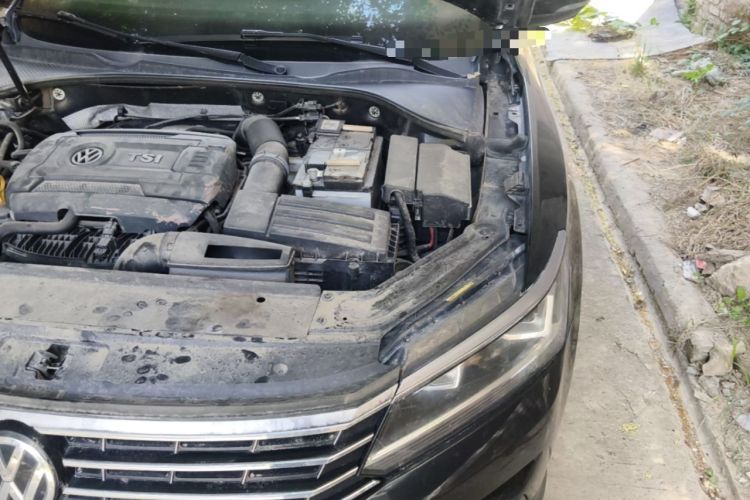 Used Volkswagen Passat 2016 330TSI DSG Luxury Edition Engine Bay Left