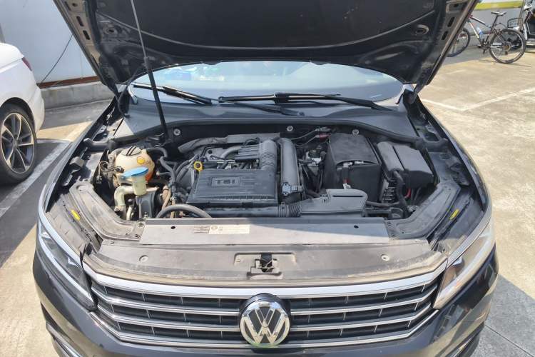 Used Volkswagen Passat 2016 280TSI DSG Prestige Edition Engine Bay