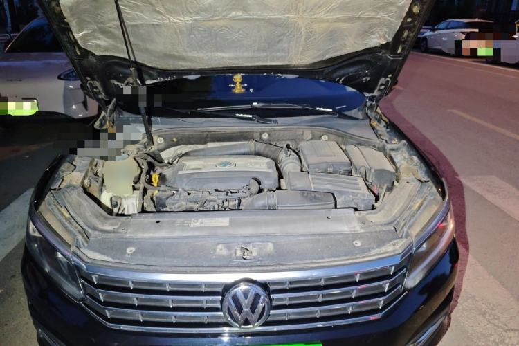 Used Volkswagen Passat 2016 330TSI DSG Luxury Edition Engine Bay