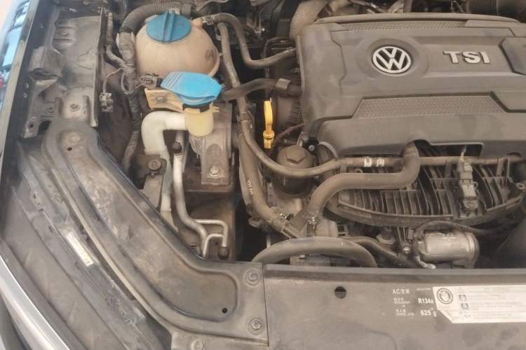 Used Volkswagen Passat 2016 330TSI DSG Luxury Edition Engine Bay Right
