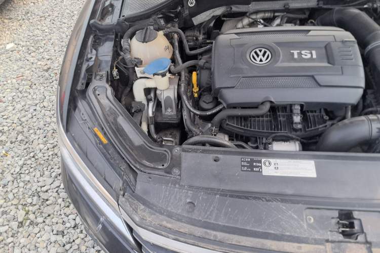 Used Volkswagen Passat 2016 330TSI DSG Luxury Edition Engine Bay Right
