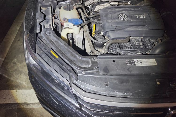 Used Volkswagen Passat 2016 330TSI DSG Luxury Edition Engine Bay Right