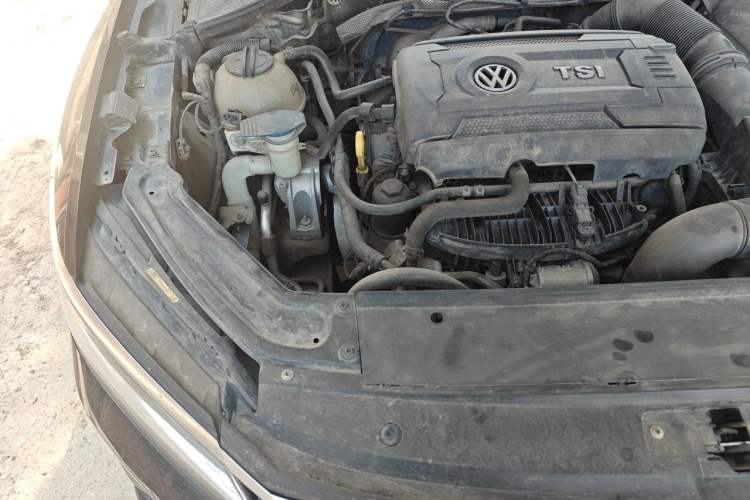 Used Volkswagen Passat 2016 330TSI DSG Luxury Edition Engine Bay Right