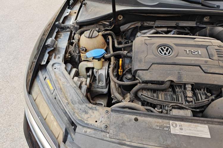 Used Volkswagen Passat 2016 330TSI DSG Prestige Edition Engine Bay Right