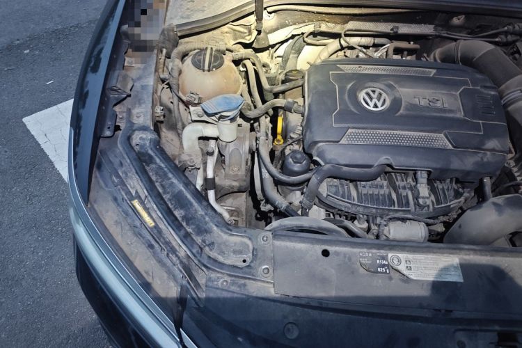 Used Volkswagen Passat 2016 330TSI DSG Luxury Edition Engine Bay Right