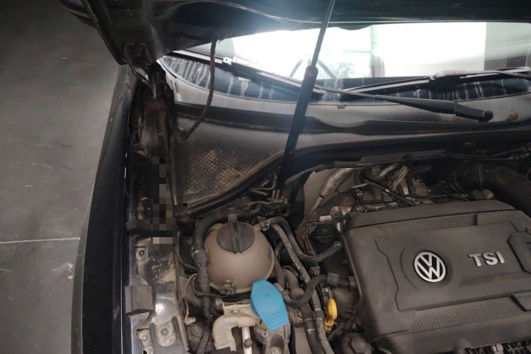Used Volkswagen Passat 2016 330TSI DSG Luxury Edition Engine Bay Right