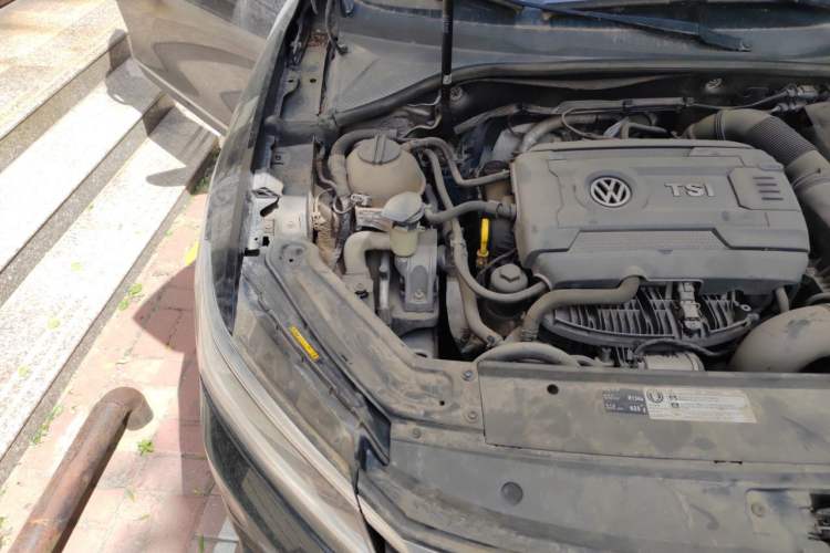 Used Volkswagen Passat 2016 330TSI DSG Luxury Edition Engine Bay Right