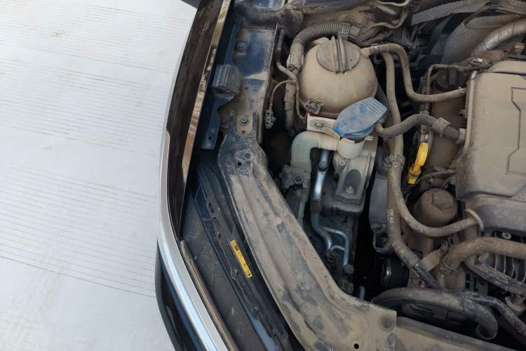 Used Volkswagen Passat 2016 330TSI DSG Luxury Edition Engine Bay Right