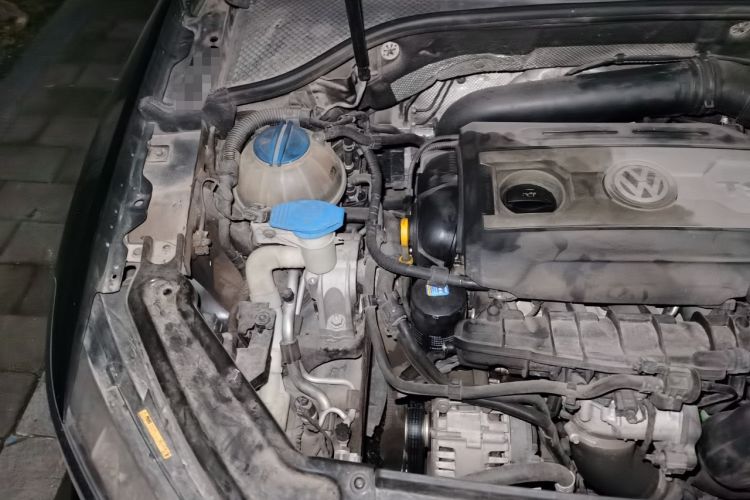 Used Volkswagen Passat 2016 1.8T Government Procurement Version (CEA Engine + 6AT) Engine Bay Right