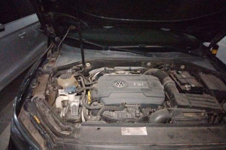 Used Volkswagen Passat 2016 330TSI DSG Luxury Edition Engine Bay Right