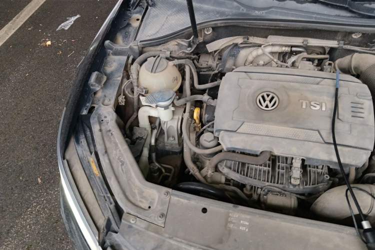 Used Volkswagen Passat 2016 330TSI DSG Luxury Edition Engine Bay Right