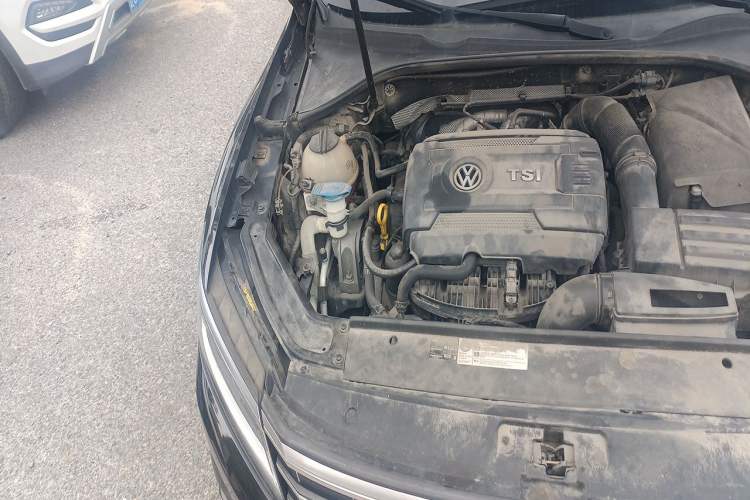 Used Volkswagen Passat 2016 330TSI DSG Luxury Edition Engine Bay Right
