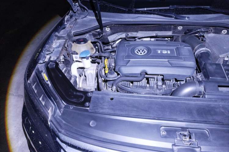 Used Volkswagen Passat 2016 330TSI DSG Prestige Edition Engine Bay Right