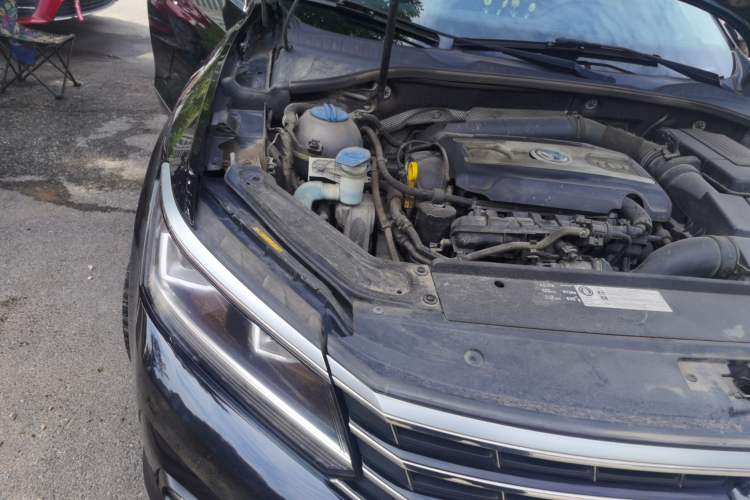Used Volkswagen Passat 2016 330TSI DSG Luxury Edition Engine Bay Right