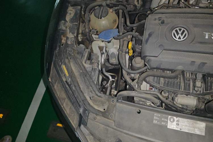 Used Volkswagen Passat 2016 330TSI DSG Prestige Edition Engine Bay Right