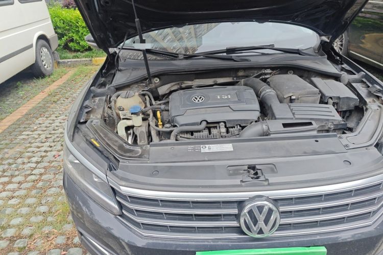 Used Volkswagen Passat 2016 330TSI DSG Luxury Edition Engine Bay Right