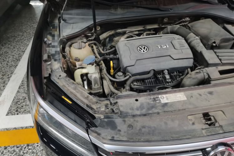 Used Volkswagen Passat 2016 330TSI DSG Luxury Edition Engine Bay Right