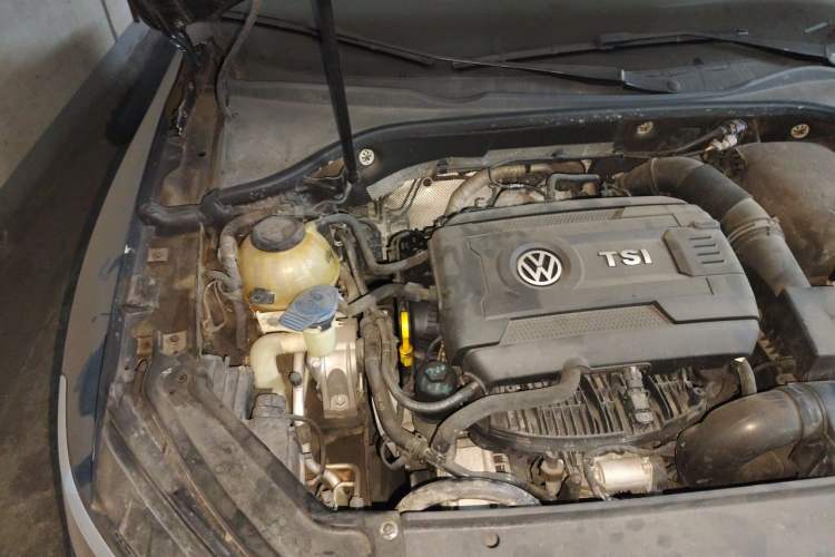 Used Volkswagen Passat 2016 380TSI DSG Ultimate Edition Engine Bay Right