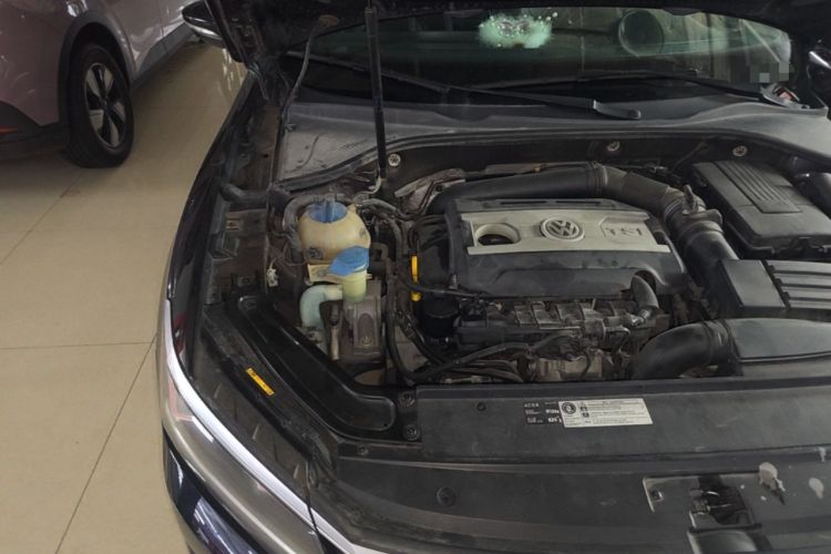 Used Volkswagen Passat 2016 330TSI DSG Luxury Edition Engine Bay Right