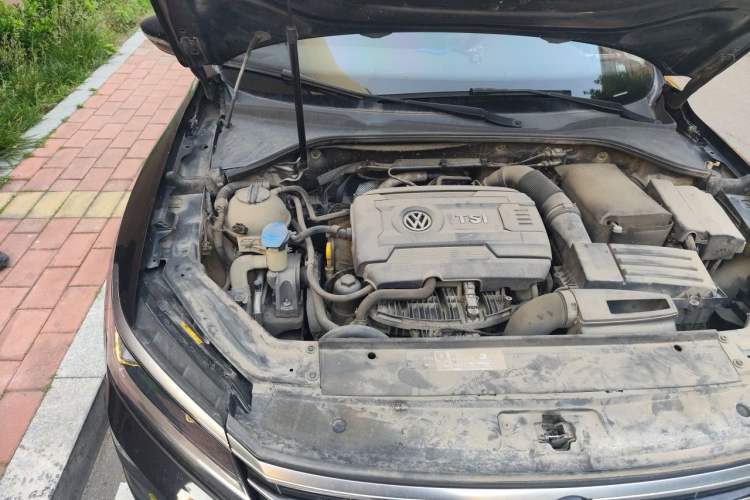 Used Volkswagen Passat 2016 330TSI DSG Luxury Edition Engine Bay Right