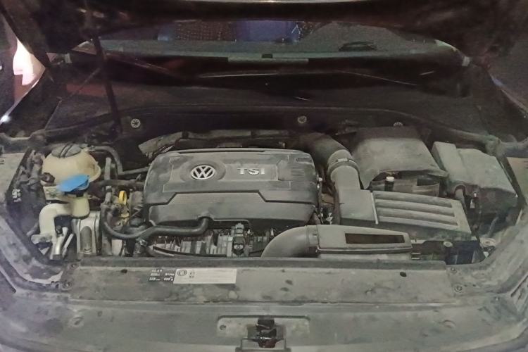 Used Volkswagen Passat 2016 330TSI DSG Luxury Edition Engine Bay