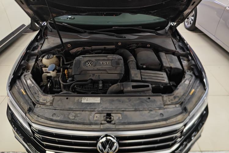 Used Volkswagen Passat 2016 330TSI DSG Luxury Edition Engine Bay