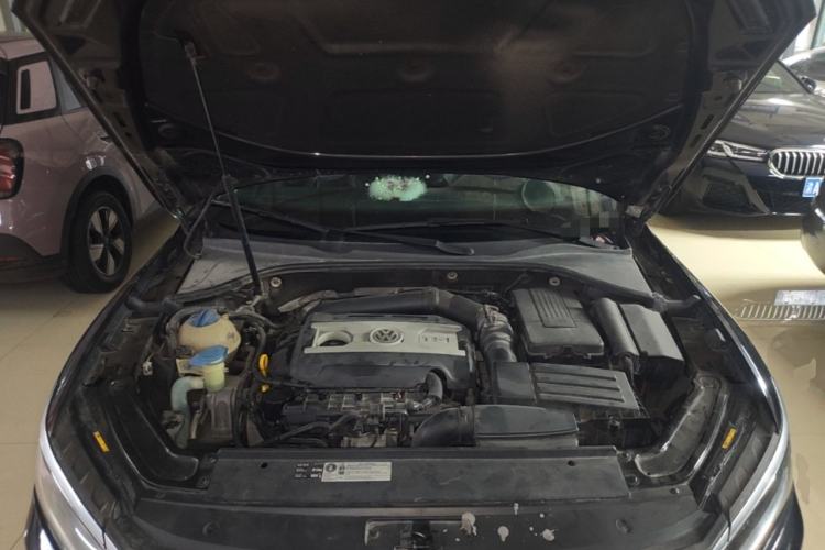 Used Volkswagen Passat 2016 330TSI DSG Luxury Edition Engine Bay