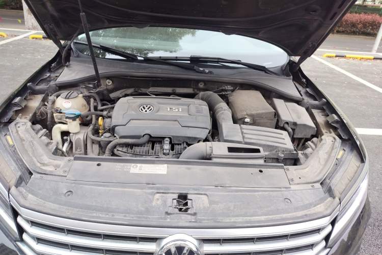 Used Volkswagen Passat 2016 330TSI DSG Prestige Edition Engine Bay
