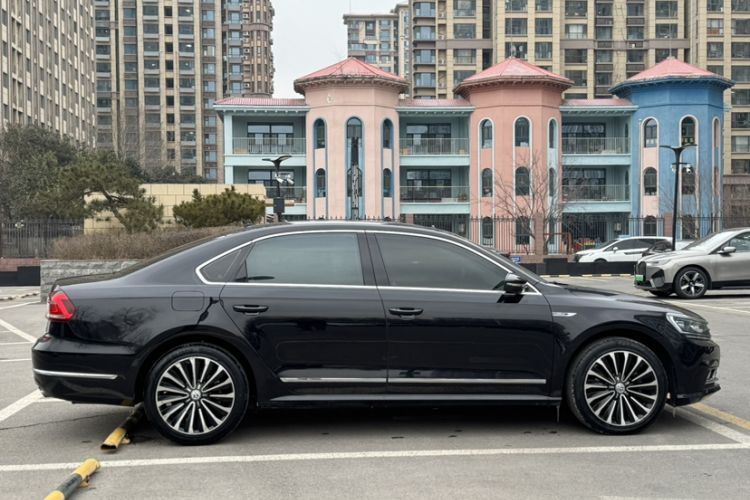 Used Volkswagen Passat 2016 380TSI DSG Ultimate Edition Exterior 2