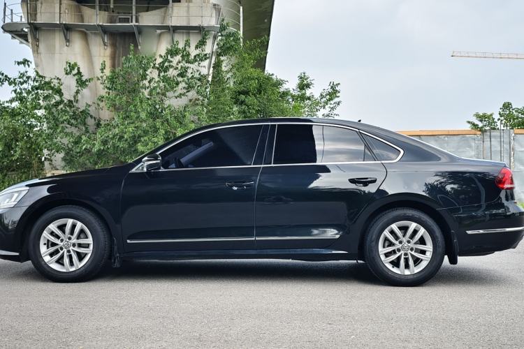 Used Volkswagen Passat 2016 330TSI DSG Luxury Edition Exterior 3