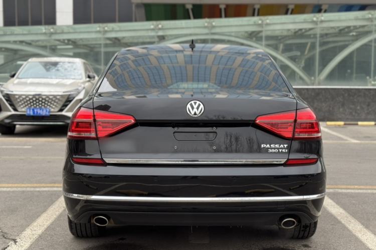 Used Volkswagen Passat 2016 380TSI DSG Ultimate Edition Exterior 3