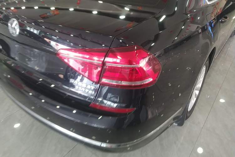 Used Volkswagen Passat 2016 330TSI DSG Luxury Edition Exterior 3