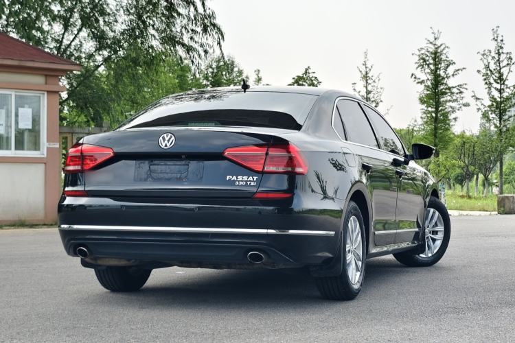 Used Volkswagen Passat 2016 330TSI DSG Luxury Edition Exterior 4