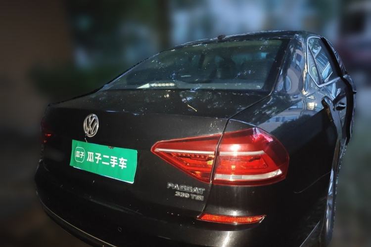 Used Volkswagen Passat 2016 330TSI DSG Luxury Edition Exterior 4