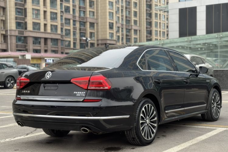 Used Volkswagen Passat 2016 380TSI DSG Ultimate Edition Exterior 4