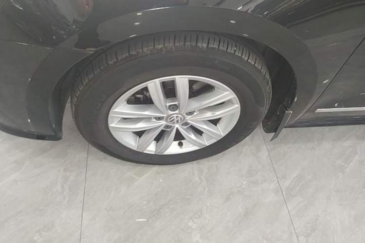 Used Volkswagen Passat 2016 330TSI DSG Luxury Edition Exterior 4