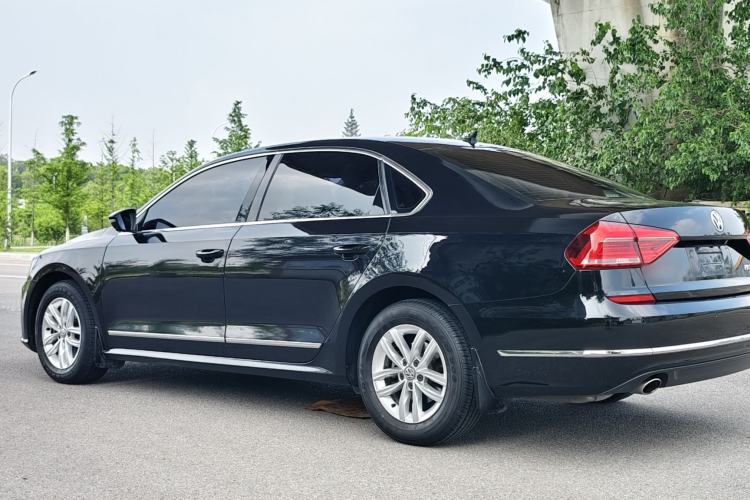 Used Volkswagen Passat 2016 330TSI DSG Luxury Edition Exterior 5