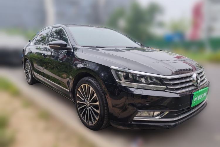 Used Volkswagen Passat 2016 330TSI DSG Prestige Edition Front Right 45 Deg