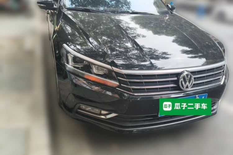 Used Volkswagen Passat 2016 330TSI DSG Luxury Edition Front Right 45 Deg