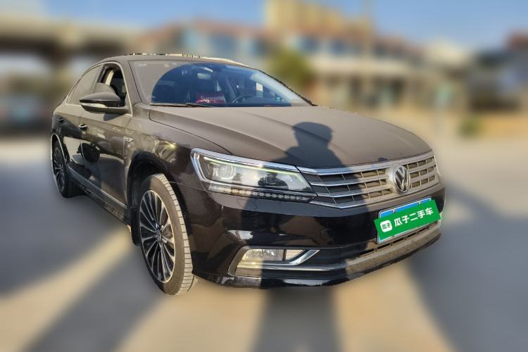 Used Volkswagen Passat 2016 380TSI DSG Ultimate Edition Front Right 45 Deg
