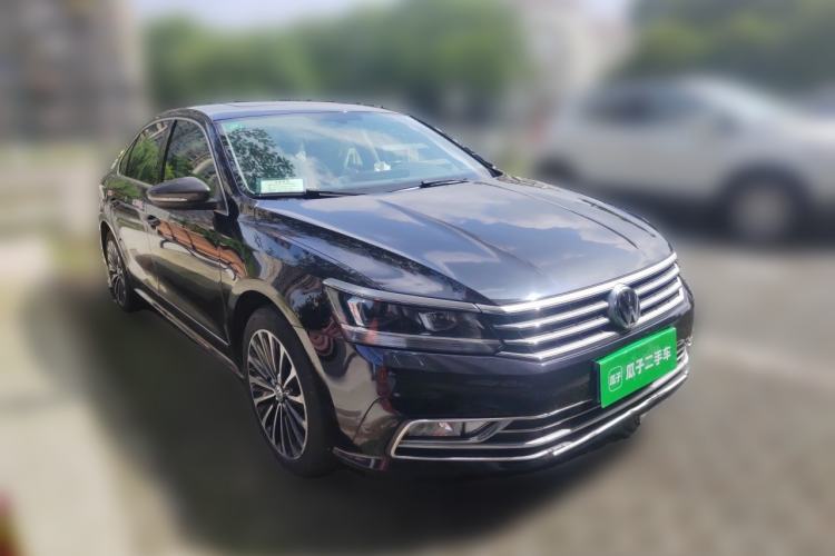 Used Volkswagen Passat 2016 330TSI DSG Prestige Edition Front Right 45 Deg