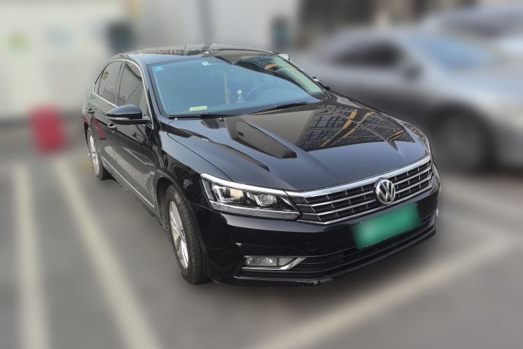 Used Volkswagen Passat 2016 330TSI DSG Luxury Edition Front Right 45 Deg