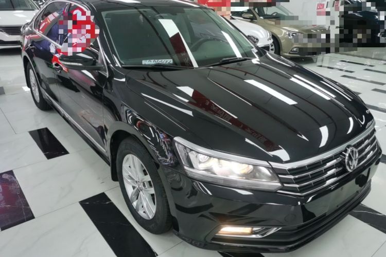 Used Volkswagen Passat 2016 330TSI DSG Luxury Edition Front Right 45 Deg