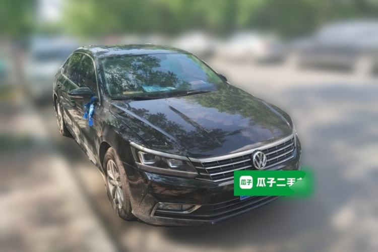 Used Volkswagen Passat 2016 330TSI DSG Luxury Edition Front Right 45 Deg