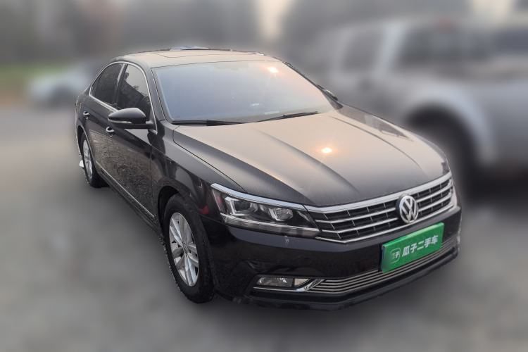 Used Volkswagen Passat 2016 330TSI DSG Luxury Edition Front Right 45 Deg