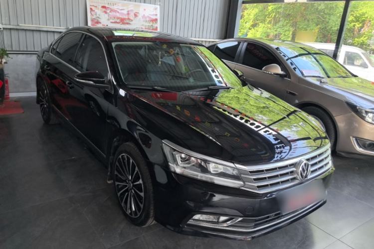 Used Volkswagen Passat 2016 330TSI DSG Prestige Edition Front Right 45 Deg