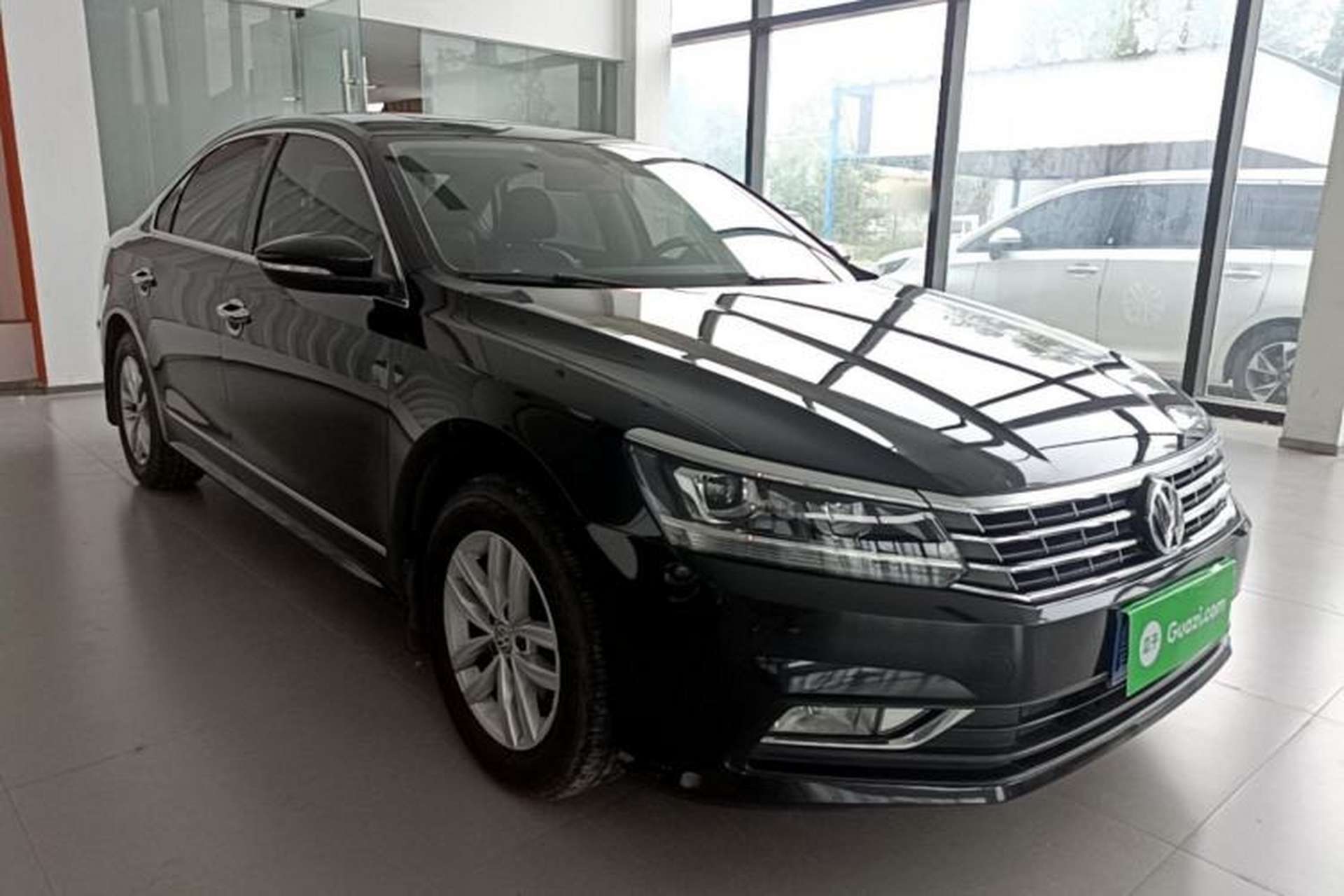 Used Volkswagen Passat 2016 280TSI DSG Prestige Edition Front Right 45 Deg