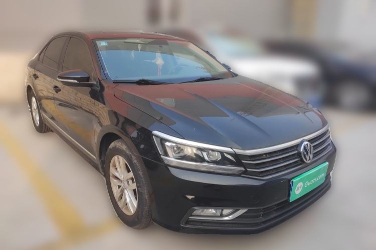 Used Volkswagen Passat 2016 280TSI DSG Prestige Edition Front Right 45 Deg