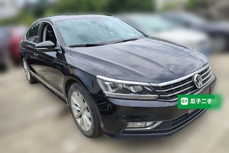 Used Volkswagen Passat 2016 330TSI DSG Luxury Edition Front Right 45 Deg